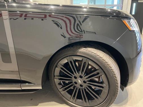 2023 Land Rover Range Rover P530 SE