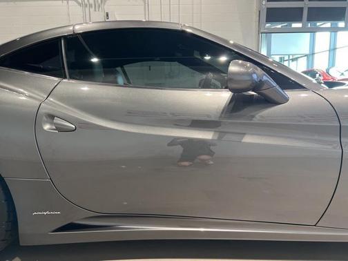 2010 Ferrari California Base