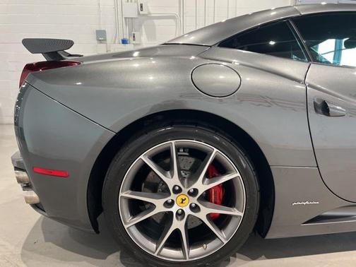 2010 Ferrari California Base