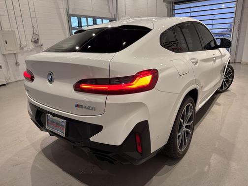 2024 BMW X4 M40i