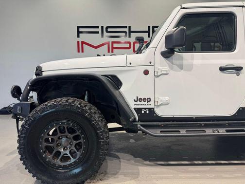 Bright White Clearcoat 2023 Jeep Wrangler Rubicon