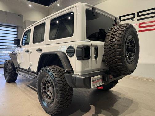 Bright White Clearcoat 2023 Jeep Wrangler Rubicon