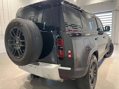 2024 Land Rover Defender 110 P300