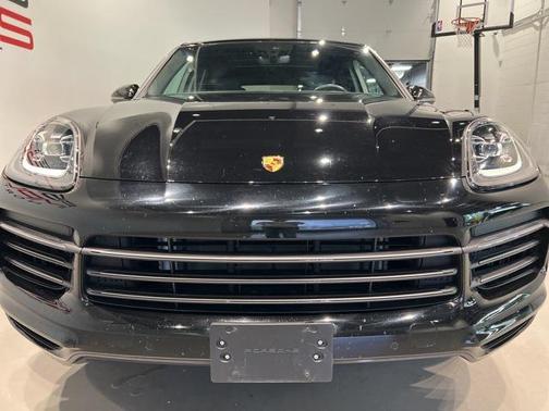 2022 Porsche Cayenne Base