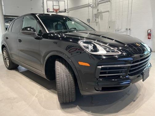 2022 Porsche Cayenne Base