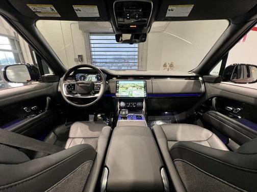 2023 Land Rover Range Rover SV