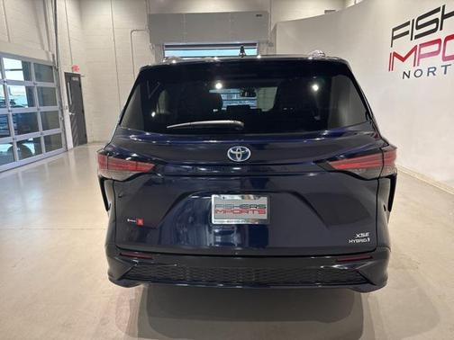 2024 Toyota Sienna XSE 7 Passenger