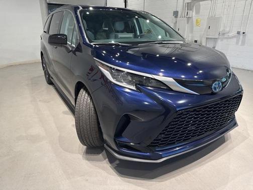 2024 Toyota Sienna XSE 7 Passenger