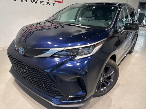 2024 Toyota Sienna XSE 7 Passenger