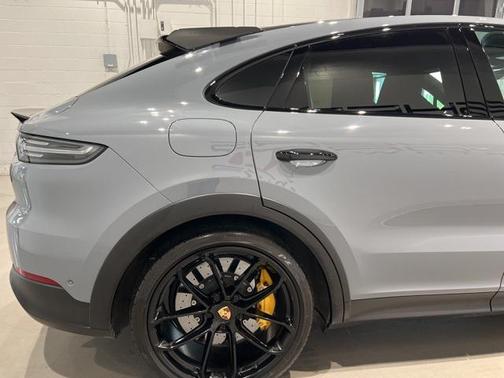 2023 Porsche Cayenne Turbo GT