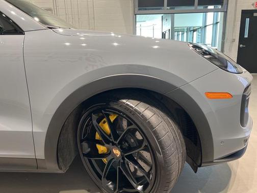2023 Porsche Cayenne Turbo GT