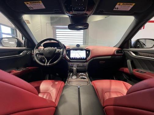 2022 Maserati Ghibli Modena Q4