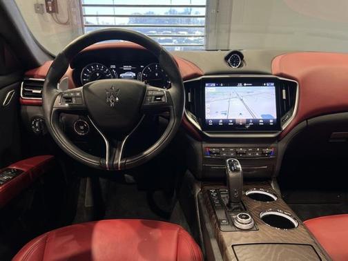 2022 Maserati Ghibli Modena Q4