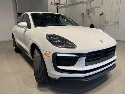 2025 Porsche Macan T