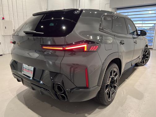 2023 BMW XM Base