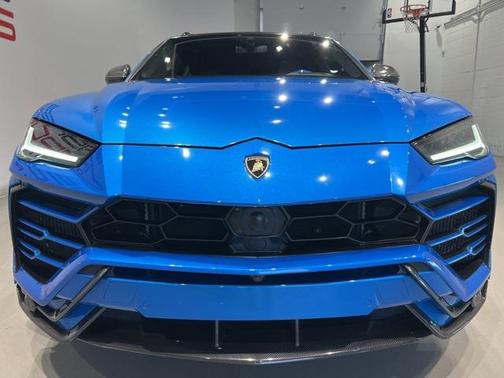 2020 Lamborghini Urus Base