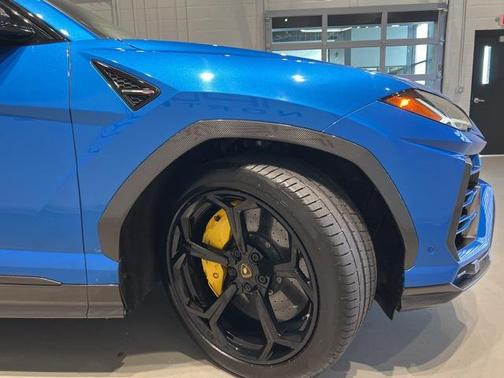 2020 Lamborghini Urus Base
