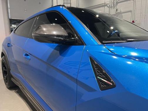 2020 Lamborghini Urus Base