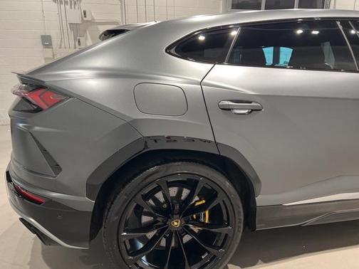 2019 Lamborghini Urus Base