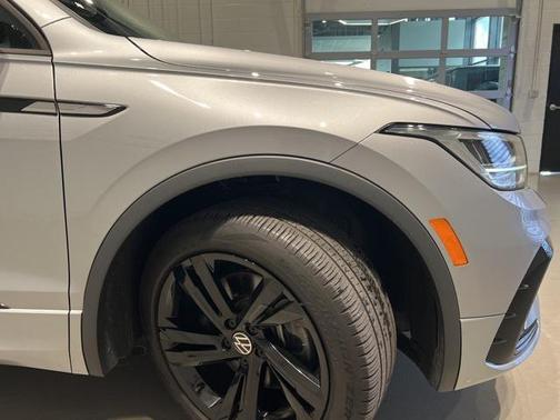 2023 Volkswagen Tiguan 2.0T SE R-Line Black 4MOTION