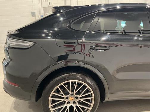 2023 Porsche Cayenne Platinum Edition