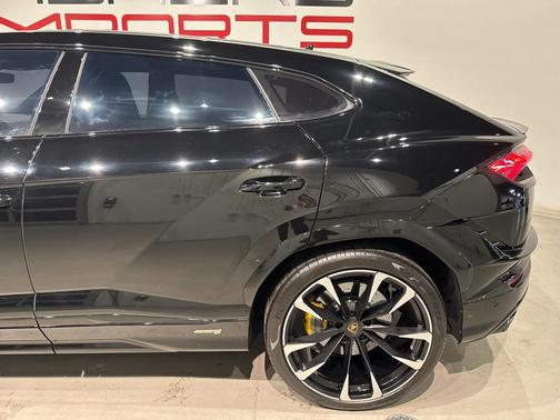 2024 Lamborghini Urus S