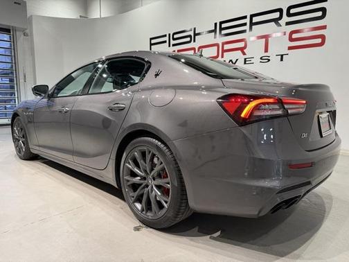 2022 Maserati Ghibli Modena Q4