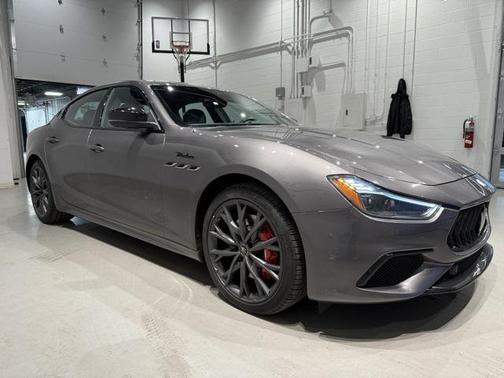 2022 Maserati Ghibli Modena Q4