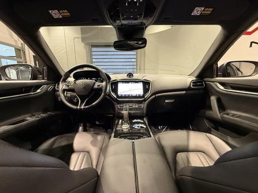 2022 Maserati Ghibli Modena Q4
