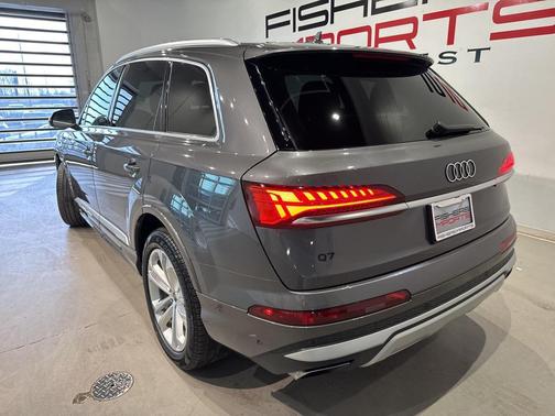 2025 Audi Q7 45 Premium