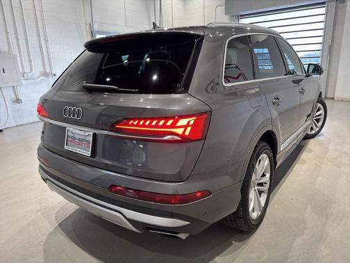 2025 Audi Q7 45 Premium