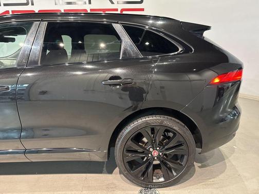 2019 Jaguar F-PACE 30t R-Sport