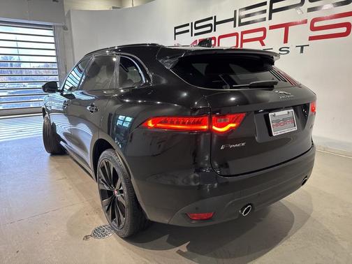 2019 Jaguar F-PACE 30t R-Sport