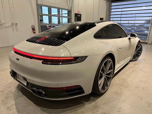 2021 Porsche 911 Carrera