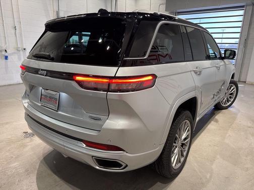 2022 Jeep Grand Cherokee 4xe Summit