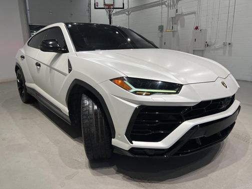 2019 Lamborghini Urus Base