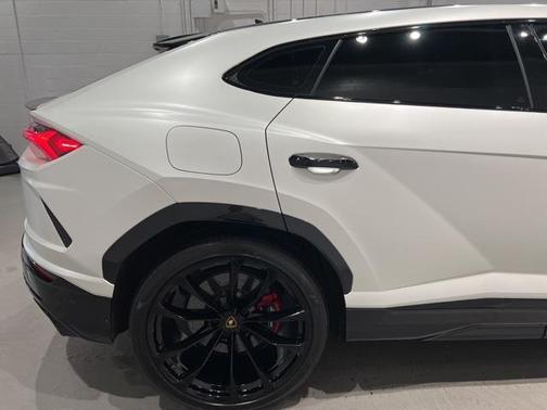 2019 Lamborghini Urus Base
