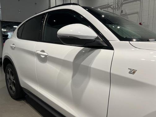 2023 Alfa Romeo Stelvio Ti