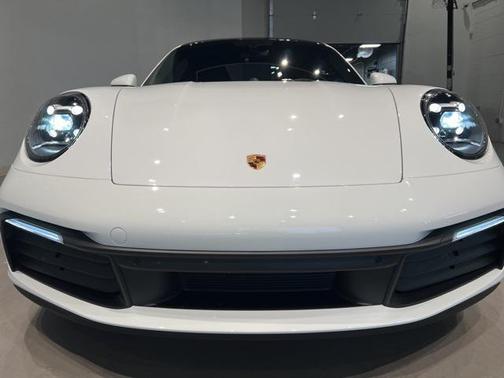 2022 Porsche 911 Carrera