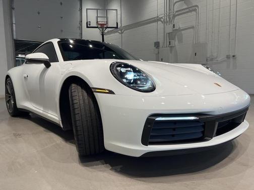 2022 Porsche 911 Carrera