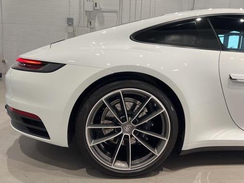 2022 Porsche 911 Carrera