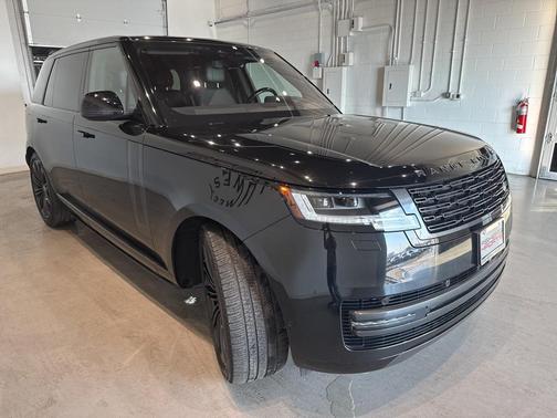 2023 Land Rover Range Rover P530 SE