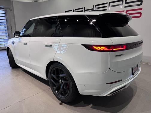 2025 Land Rover Range Rover Sport SE