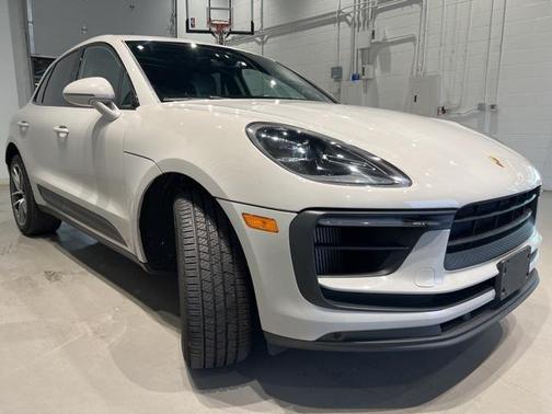 2022 Porsche Macan Base