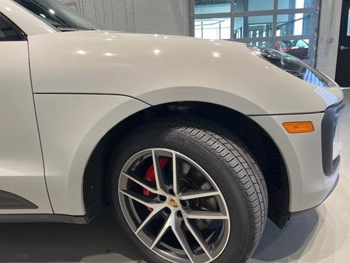 2022 Porsche Macan Base