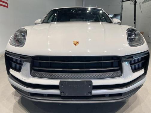 2022 Porsche Macan Base