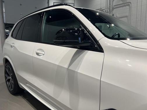 2024 BMW X5 M60i