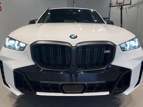 2024 BMW X5 M60i