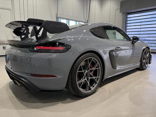 2023 Porsche 718 Cayman GT4 RS