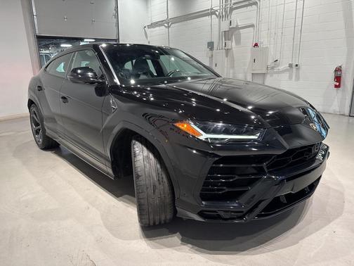 2020 Lamborghini Urus Base